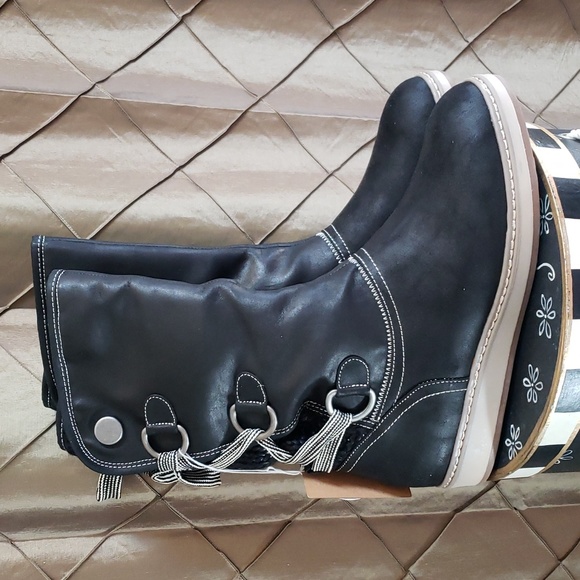 NWT- White Mountain Waterproof ‘Tivia’ Lace Up Back Boots - Picture 4 of 9